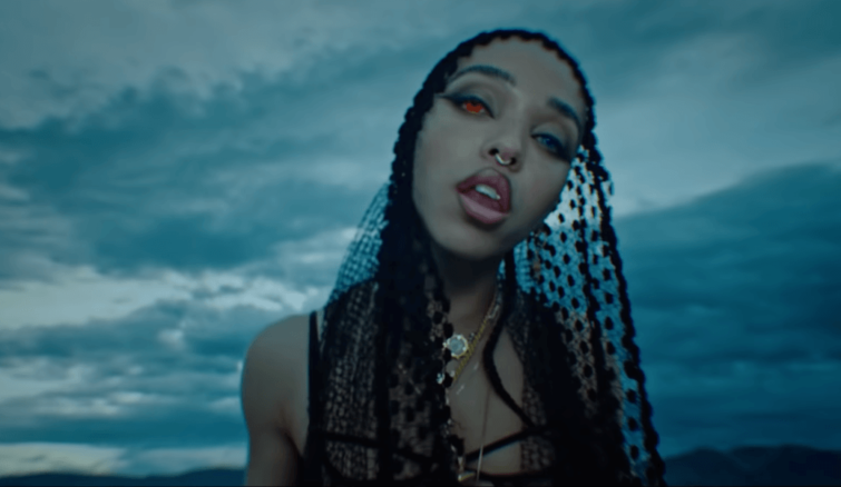 Five on it: FKA twigs is out here being a literal goddess